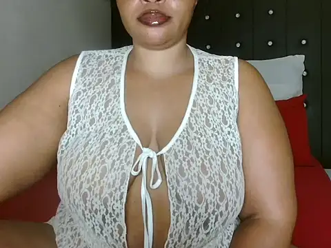 Chubby-barbie online show from 10/24/25, 02:08