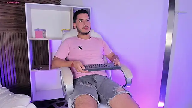 Axel grey  online show from 11/05/25, 12:49