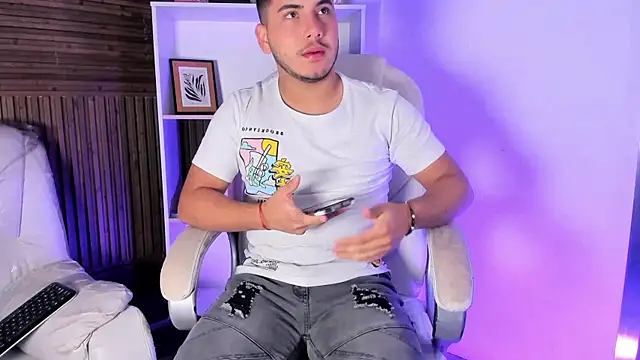 Axel grey  online show from 12/04/25, 12:14