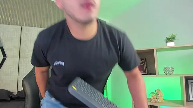 Axel grey  online show from 03/15/26, 12:44