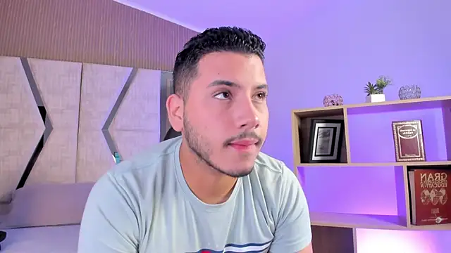 Axel grey  online show from 04/11/26, 12:42