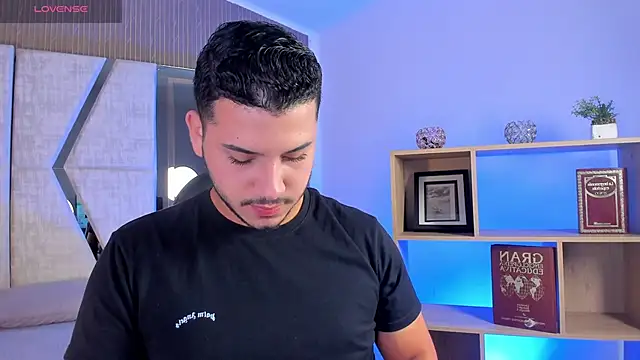 Axel grey  online show from 04/14/26, 12:44