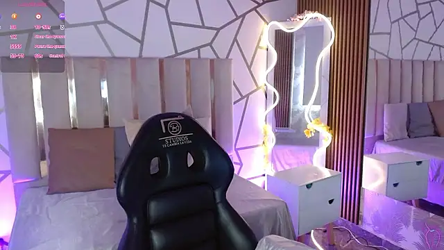 CYRUS TAY online show from 03/06/26, 04:25