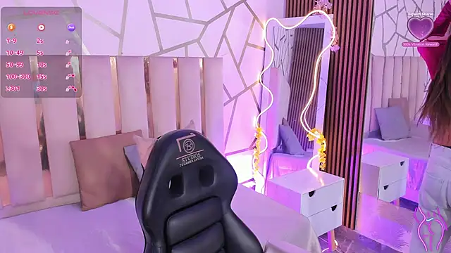 CYRUS TAY online show from 04/16/26, 12:17