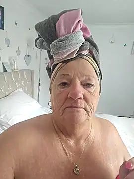 Angeldelightt online show from 10/31/25, 12:17