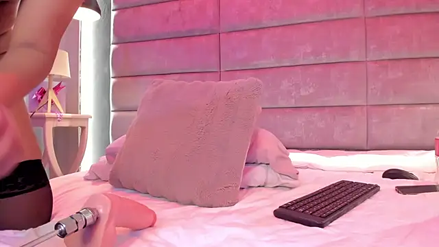 SophiieEvanss online show from 11/09/25, 05:17