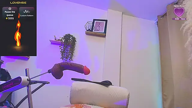 Snapshot of LindaaEvanss chatting on 09/21/25, 06:20 LindaaEvanss online show from 09/21/25, 06:20