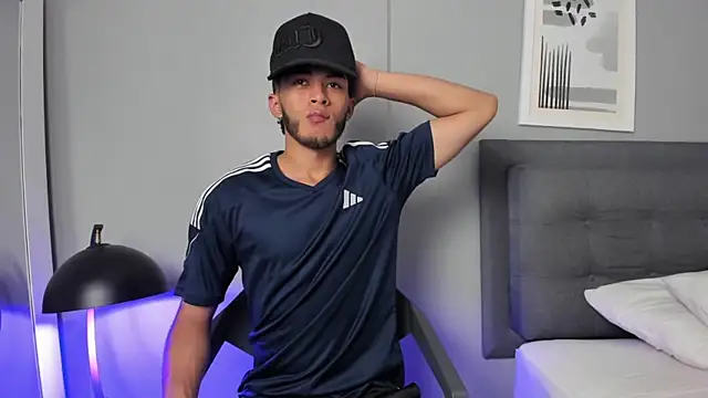 Tylerffoxx online show from 04/07/26, 08:20