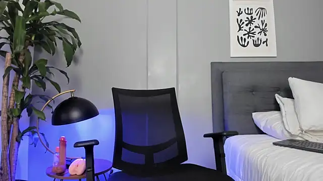 Tylerffoxx online show from 07/04/26, 10:49