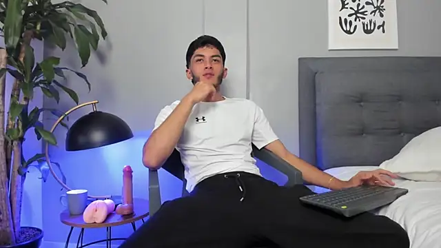 Tylerffoxx online show from 07/07/26, 06:47