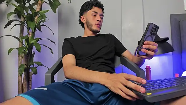 Tylerffoxx online show from 07/16/26, 01:55