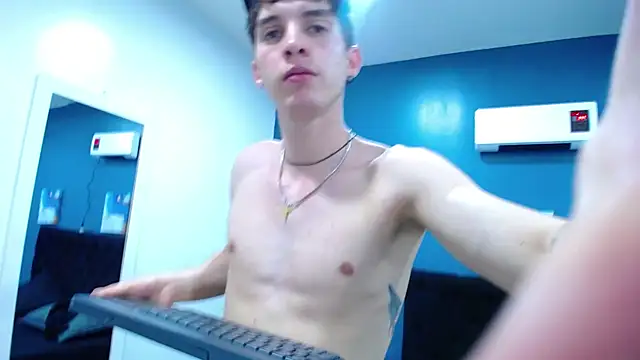 Jheampiiero online show from 10/30/25, 02:07