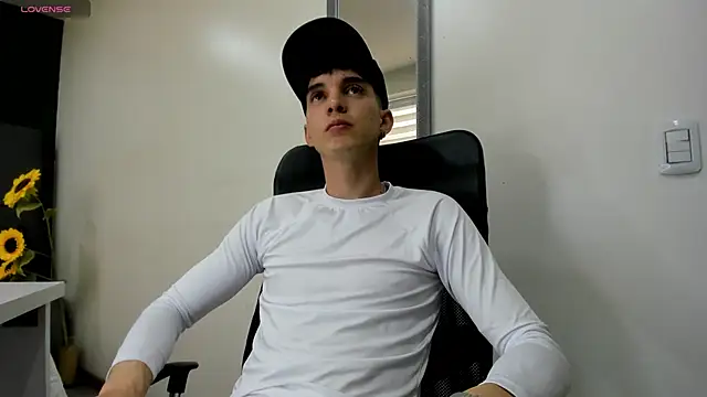 Jheampiiero online show from 04/14/26, 07:09