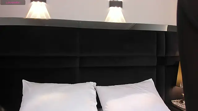 CarolineLee  online show from 04/29/26, 10:38