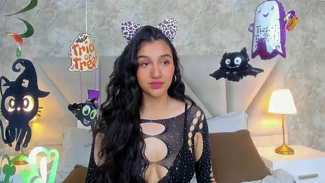 ValentiinaCruz online show from 10/31/25, 10:55