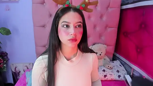 Megan Luxe online show from 10/24/25, 03:36