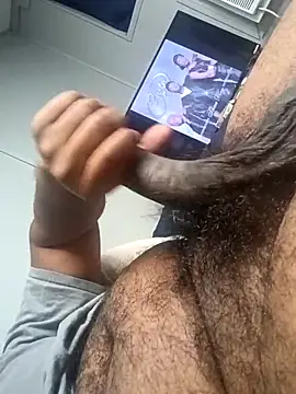 Snapshot of Longthickdick33 chatting on 11/02/25, 07:22 Longthickdick33 online show from 11/02/25, 07:22