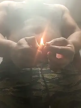 Snapshot of Longthickdick33 chatting on 11/14/25, 06:39 Longthickdick33 online show from 11/14/25, 06:39