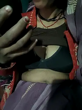 Snapshot of Cutyam chatting on 11/15/25, 08:49 Cutyam online show from 11/15/25, 08:49