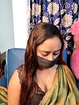 Cute-lusi online show from 12/04/25, 11:41