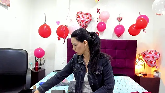 Snapshot of MashaPiink chatting on 02/24/26, 12:47 MashaPiink online show from 02/24/26, 12:47