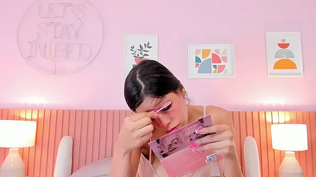 catalina jolie online show from 11/17/25, 04:18