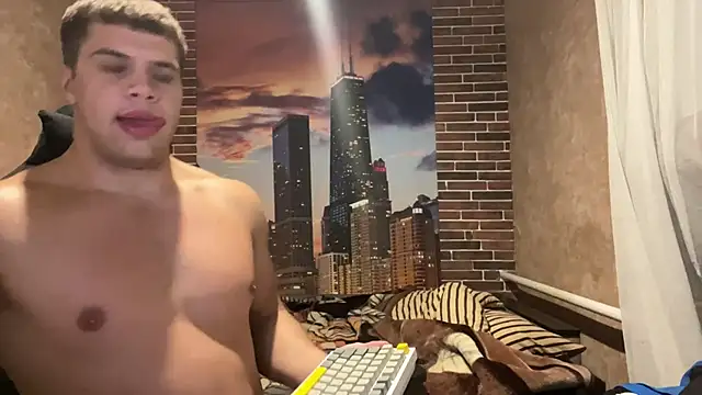 MusclePhantom online show from 10/10/25, 07:57