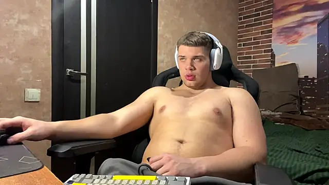 MusclePhantom online show from 03/18/26, 09:07