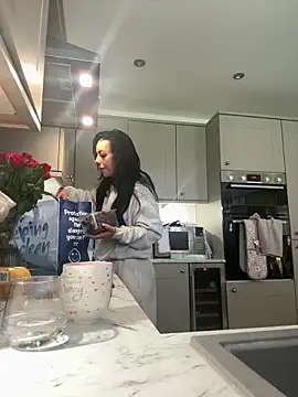BELLABLACKXUK online show from 04/28/26, 10:42