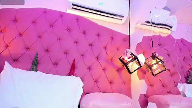 HannaPotther online show from 12/23/25, 03:04