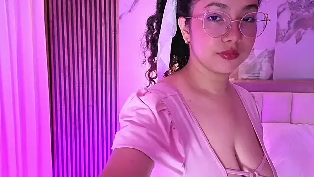 LunaRosse  online show from 12/17/25, 11:38