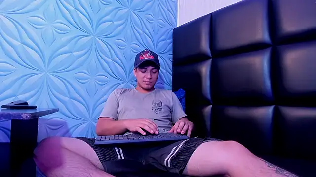 juanmechanic  online show from 12/14/25, 05:35