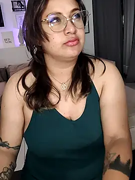Snapshot of Laureen_se chatting on 07/09/26, 05:11 Laureen se online show from 07/09/26, 05:11