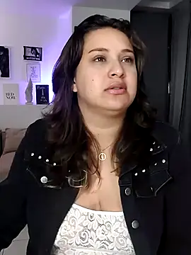 Snapshot of Laureen_se chatting on 07/10/26, 06:28 Laureen se online show from 07/10/26, 06:28