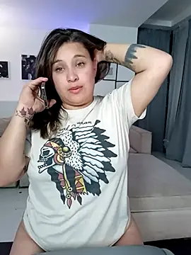 Snapshot of Laureen_se chatting on 07/11/26, 04:15 Laureen se online show from 07/11/26, 04:15