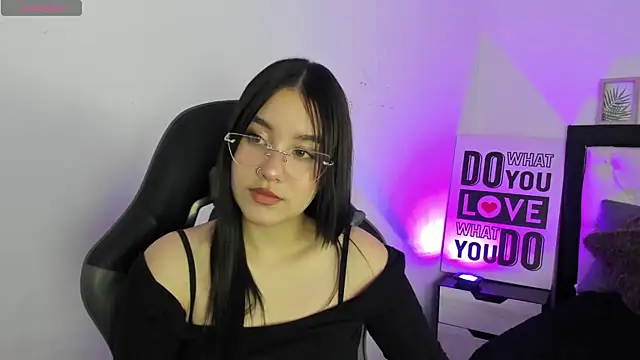 KimGarces online show from 09/18/25, 08:22