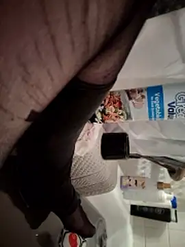 BillyIdoll75769 online show from 04/20/26, 11:57