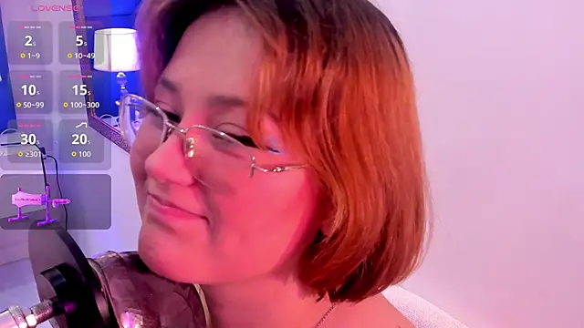 isa grey  online show from 10/09/25, 10:30