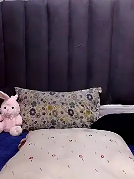 Snapshot of MrsMxx25 chatting on 10/29/25, 07:15 MrsMxx25 online show from 10/29/25, 07:15