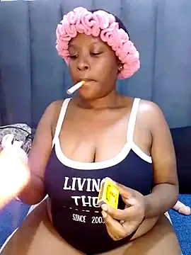 Snapshot of MrsMxx25 chatting on 10/30/25, 09:33 MrsMxx25 online show from 10/30/25, 09:33