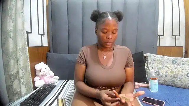 Snapshot of MrsMxx25 chatting on 11/09/25, 10:41 MrsMxx25 online show from 11/09/25, 10:41