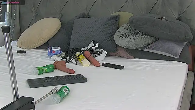 LolaButtie online show from 09/13/25, 12:27