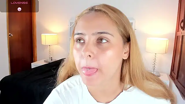 MikaelaStone online show from 10/11/25, 12:04