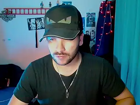 cortelioni massimo  online show from 11/08/25, 02:45