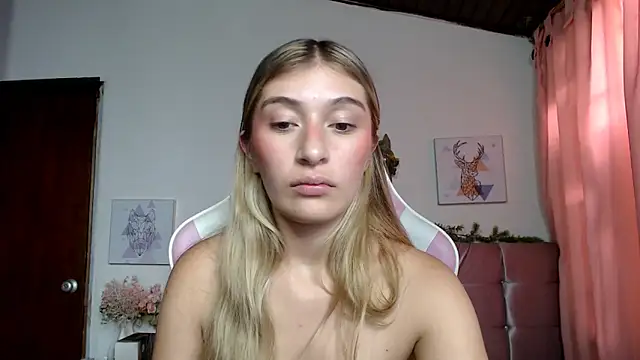 SophiaaLee online show from 03/08/26, 02:04