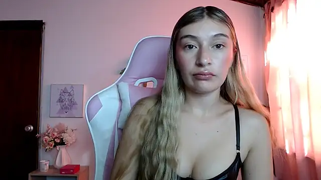 SophiaaLee online show from 03/15/26, 09:21