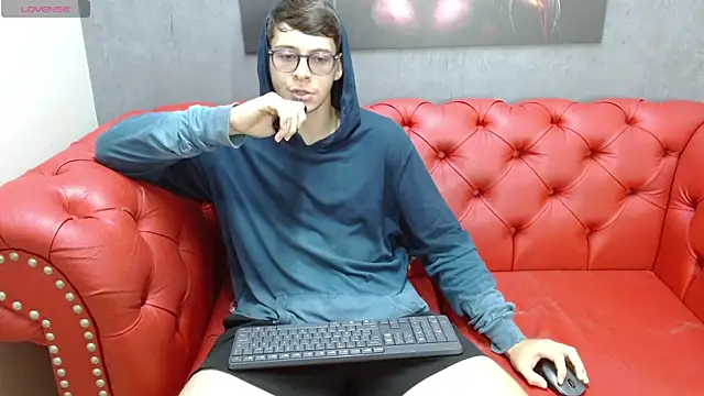 Stuart White online show from 10/22/25, 01:55
