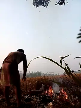 Snapshot of Johlrd chatting on 11/23/25, 12:54 Johlrd online show from 11/23/25, 12:54