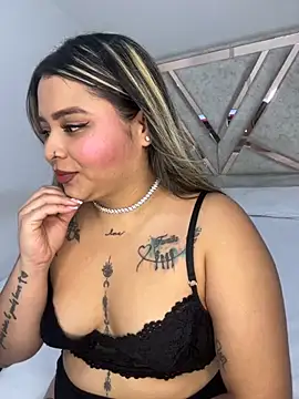 ashley-swift- online show from 10/23/25, 04:34