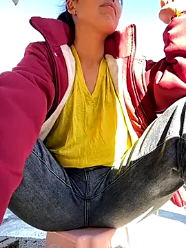 Huong-Ly online show from 11/29/25, 08:06